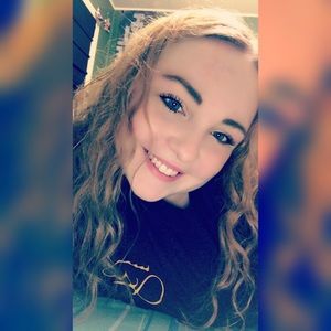 Meet your Posher, Alexis